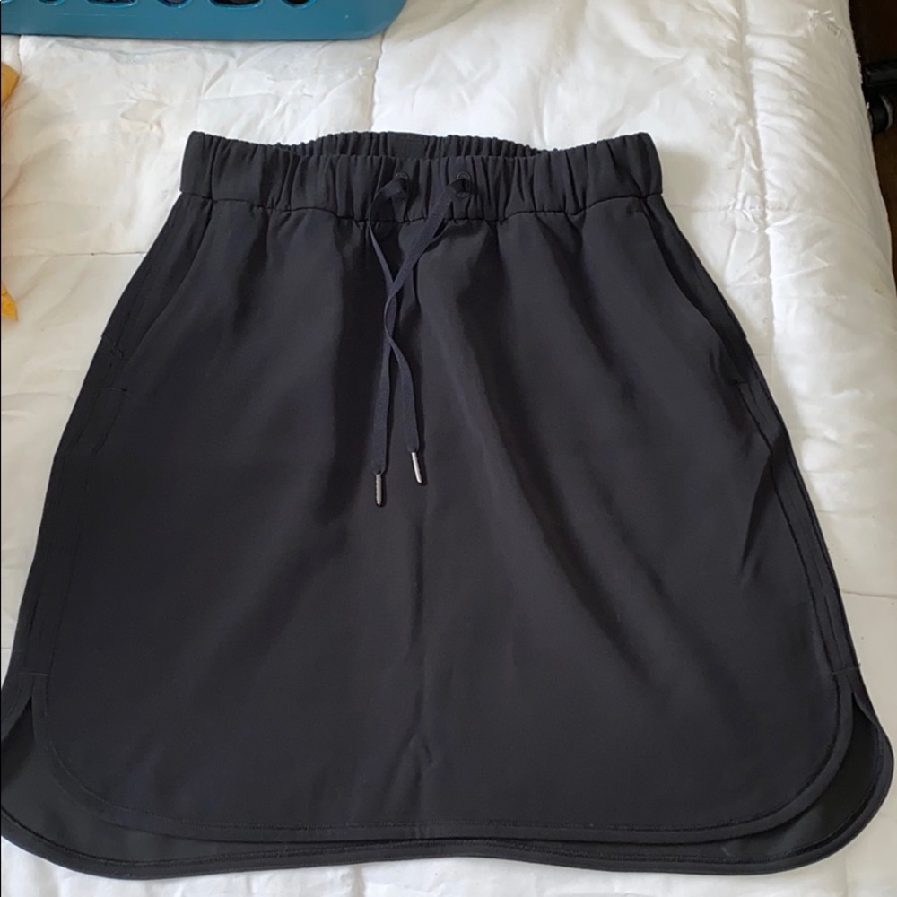 Lululemon On the Fly Skirt * Woven